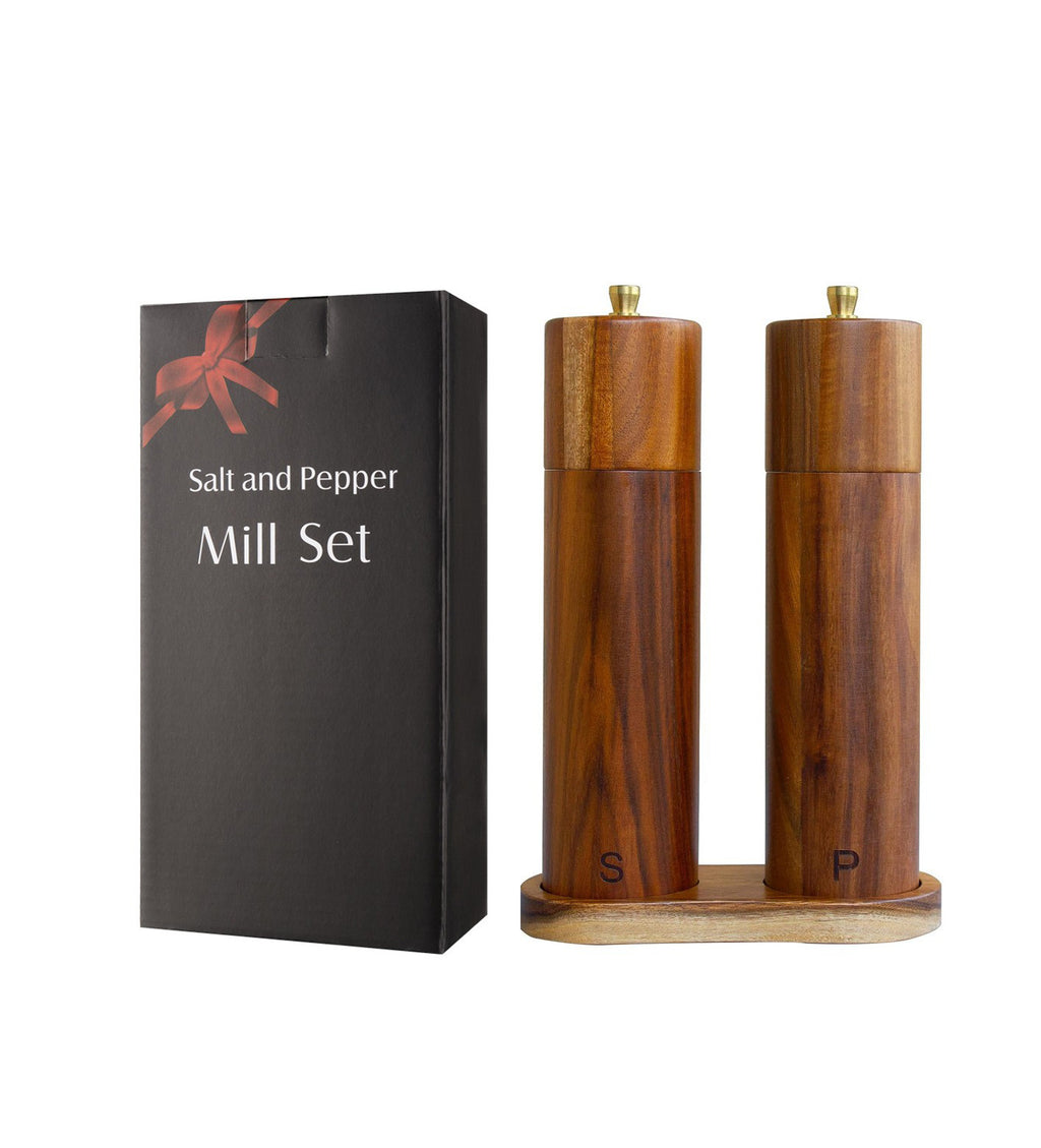 Spices, spice grinder, wooden kitchen pepper grinder, manual pepper grinder.