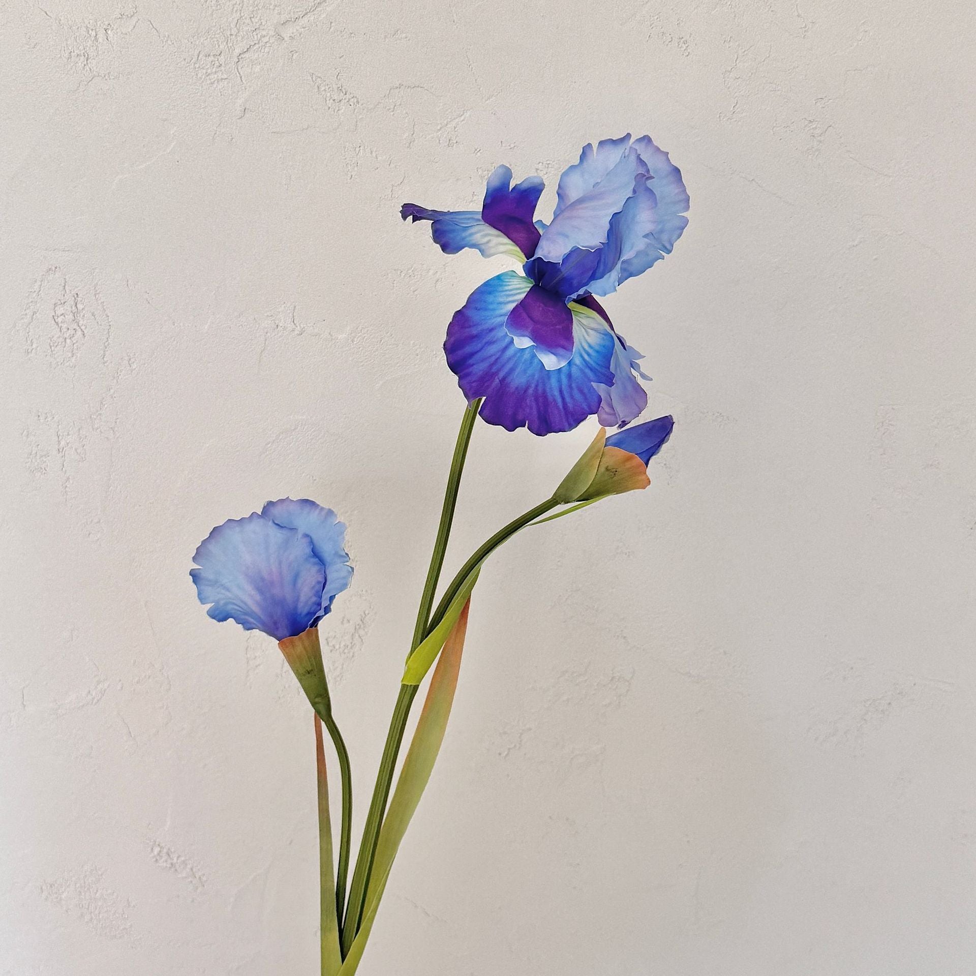 3-headed Alice Iris artificial flowers, oil painting style, home decoration, hotel soft furnishing, flower arrangement, photo props