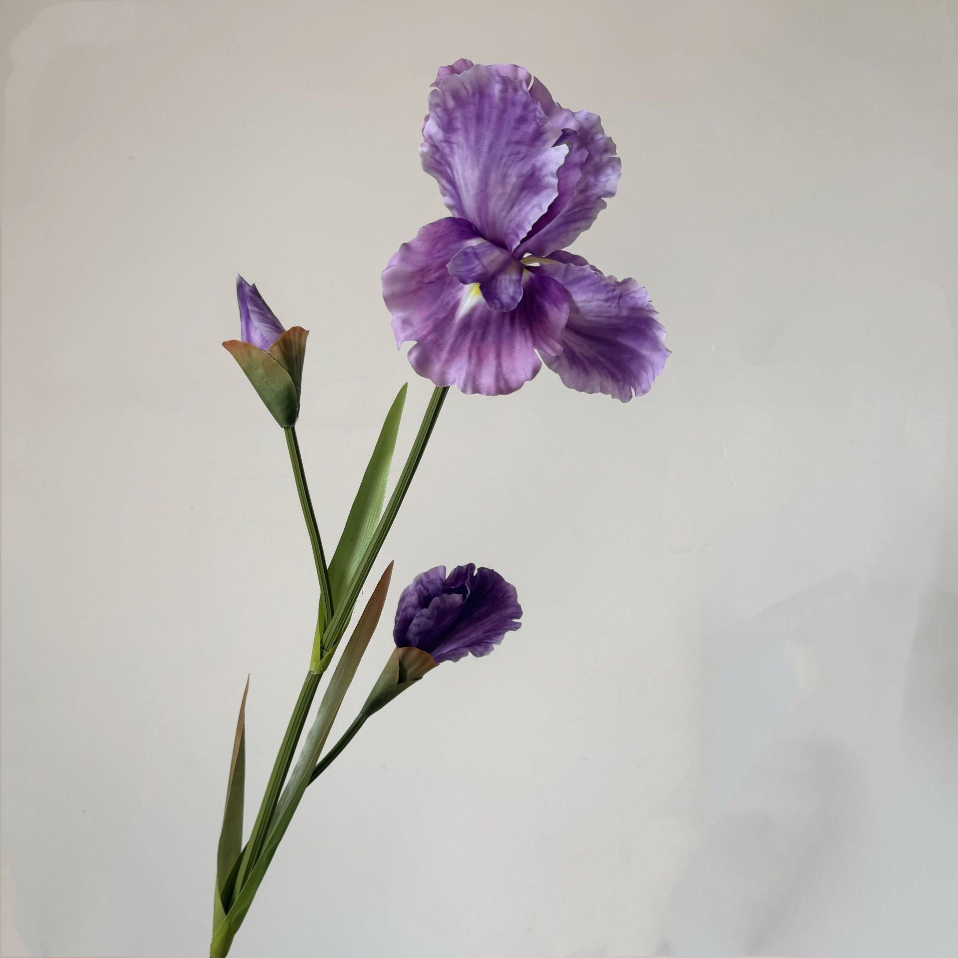 3-headed Alice Iris artificial flowers, oil painting style, home decoration, hotel soft furnishing, flower arrangement, photo props