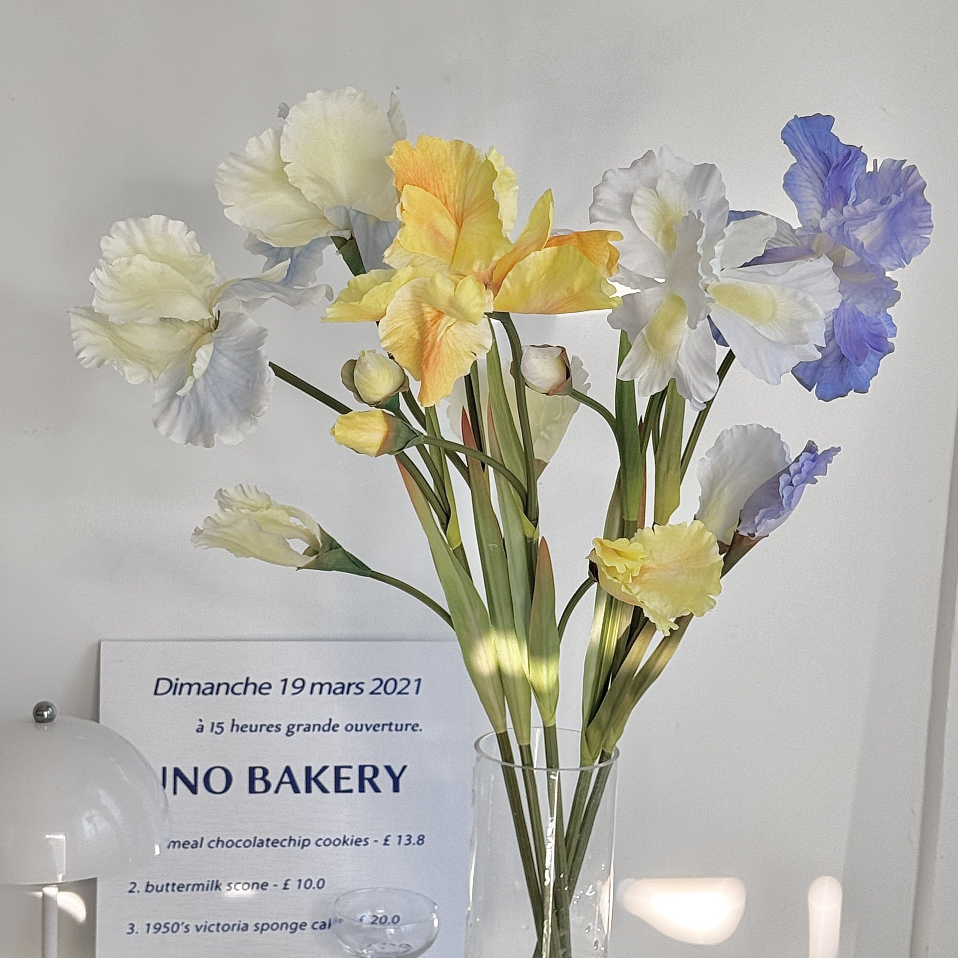 3-headed Alice Iris artificial flowers, oil painting style, home decoration, hotel soft furnishing, flower arrangement, photo props